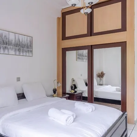 Spacious 2 Bedroom Apartment At Glifada Athens Exterior photo