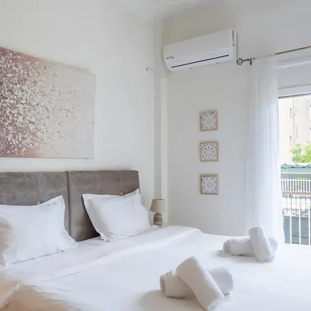 Spacious 2 Bedroom Apartment At Glifada Athens Exterior photo