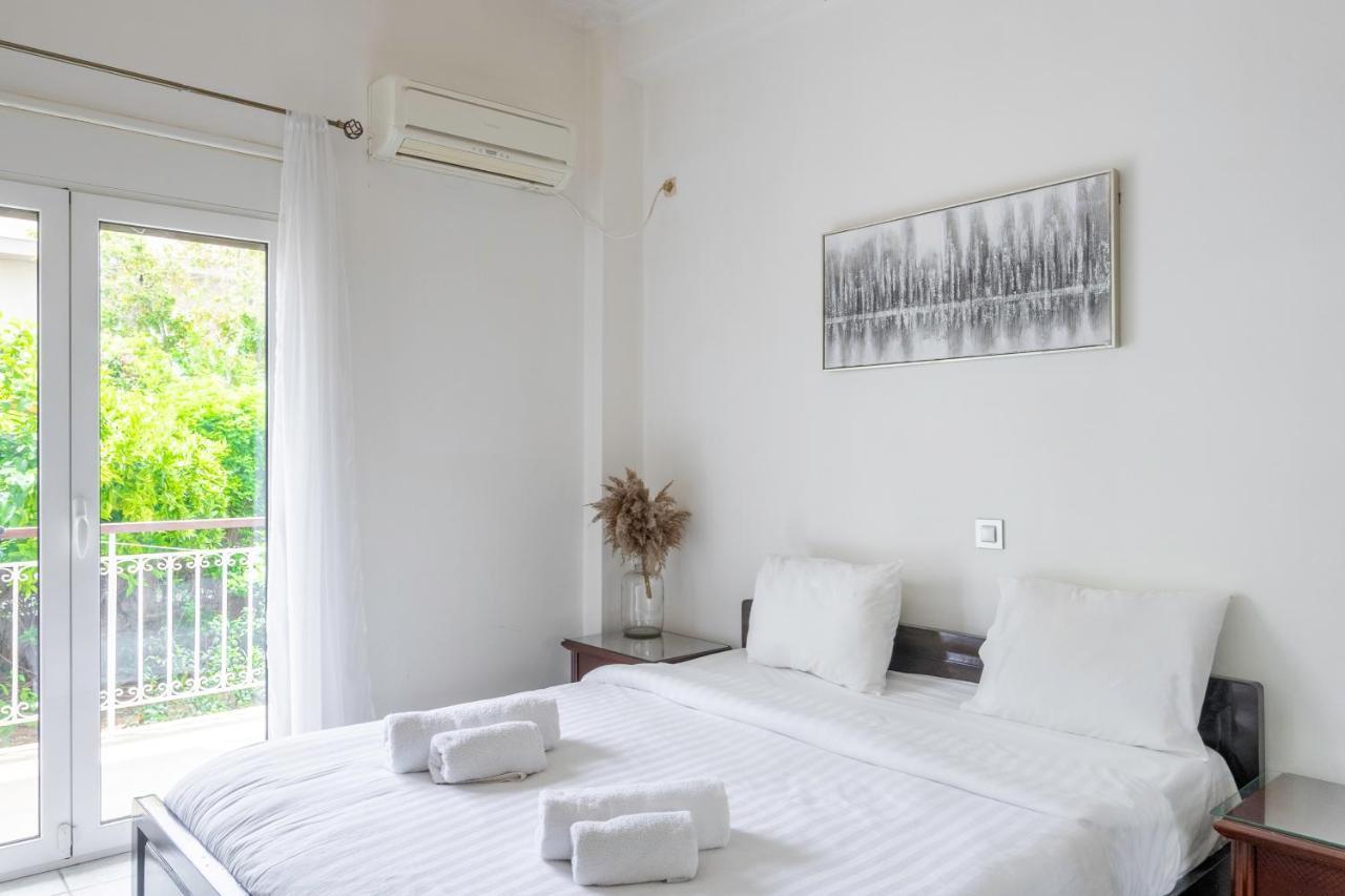 Spacious 2 Bedroom At Glifada Athens