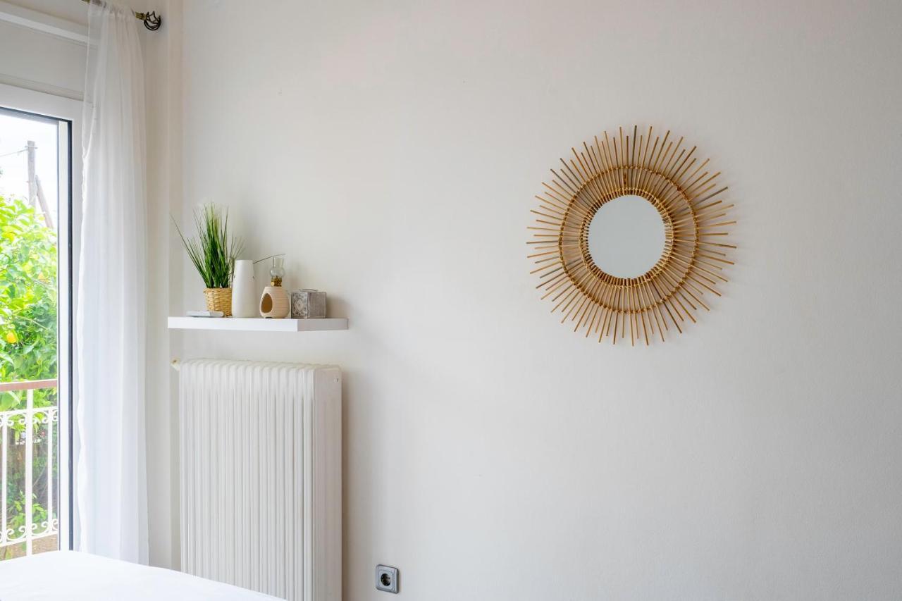 Spacious 2 Bedroom At Glifada Apartment